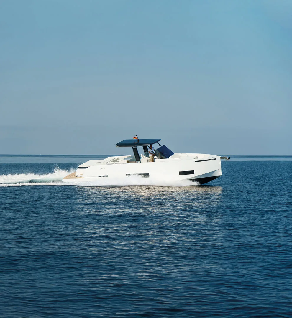 De Antonio Yachts D42